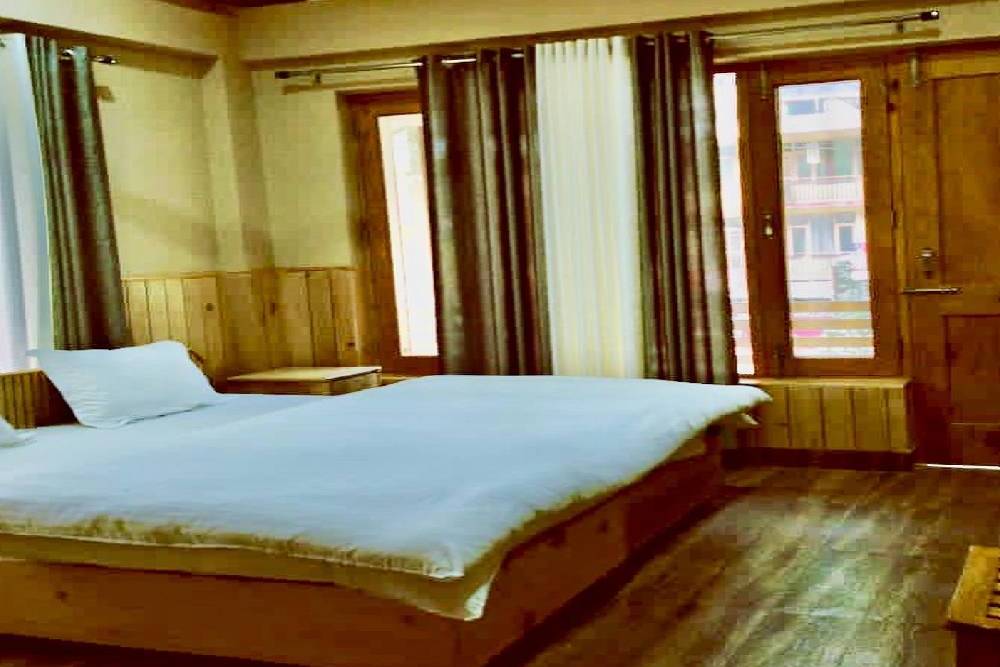 Semi Deluxe Room